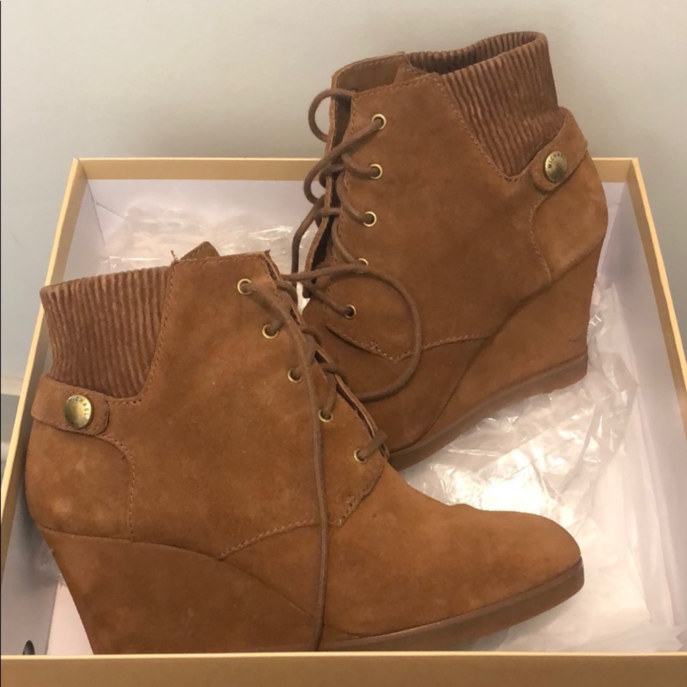 Michael Kors size 8 wedge booties